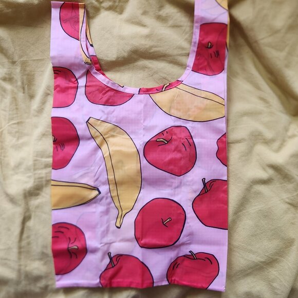 BAGGU Baby Reusable Shopping Tote - Light Pink Apples & Bananas - Picture 4 of 6